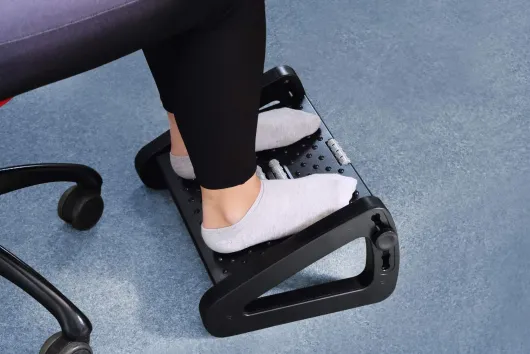 Höhenverstellbare Fußstütze mit Massageroller 1 Stück