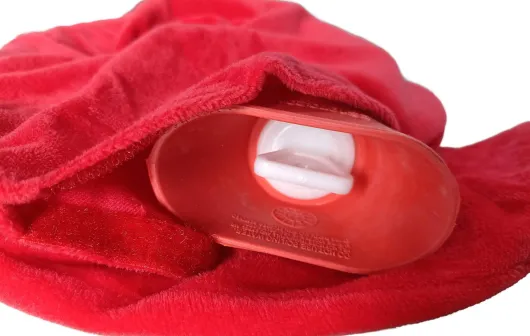 Nacken-Wärmflasche mit breitem Einfülltrichter inkl. Bezug, rot 1 Stück