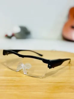 160% Vergrößerungsbrille mit LED-Licht, schwarzinkl. Aufbewahrungsbeutel,